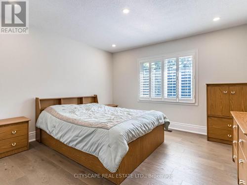 5471 Shorecrest Crescent, Mississauga, ON - Indoor Photo Showing Bedroom