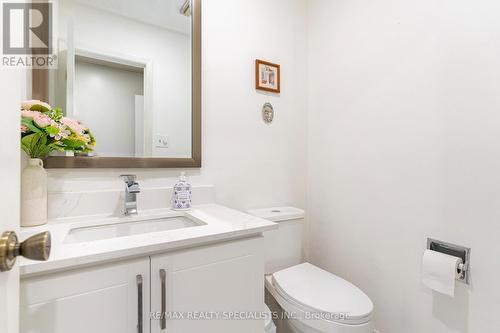 4007 Chicory Court, Mississauga, ON - Indoor Photo Showing Bathroom