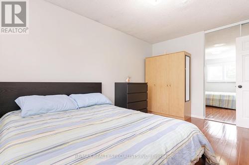 4007 Chicory Court, Mississauga, ON - Indoor Photo Showing Bedroom