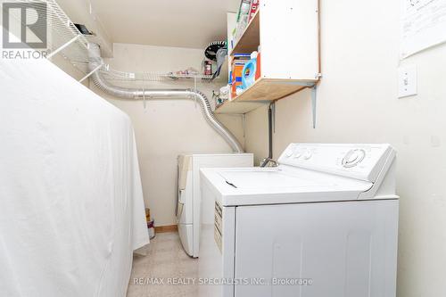 4007 Chicory Court, Mississauga, ON - Indoor Photo Showing Laundry Room