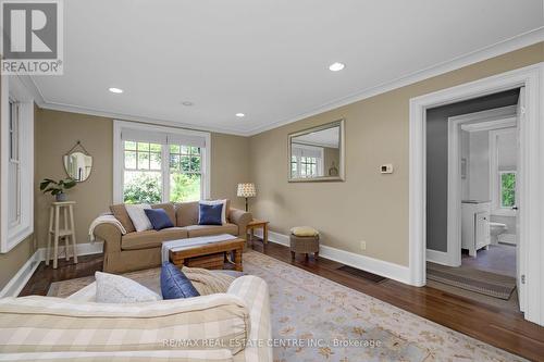 5955 Third Line, Erin, ON - Indoor Photo Showing Living Room