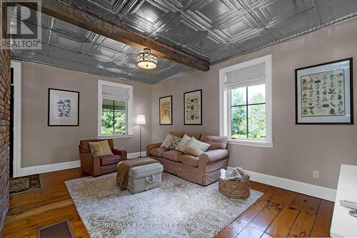 5955 Third Line, Erin, ON - Indoor Photo Showing Living Room