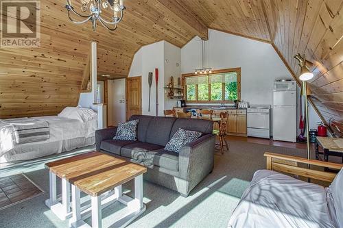 322 Cosby Subdivision Road, Mindemoya, ON - Indoor Photo Showing Living Room