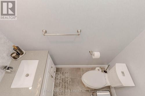 33 Strathroy Crescent, Hamilton, ON - Indoor Photo Showing Bathroom