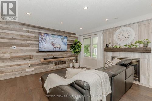 33 Strathroy Crescent, Hamilton, ON - Indoor With Fireplace