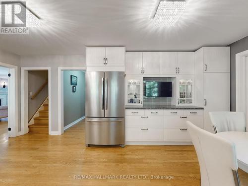 109 Highland Lane, Richmond Hill (Mill Pond), ON - Indoor Photo Showing Kitchen