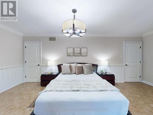 109 Highland Lane, Richmond Hill (Mill Pond), ON - Indoor Photo Showing Bedroom