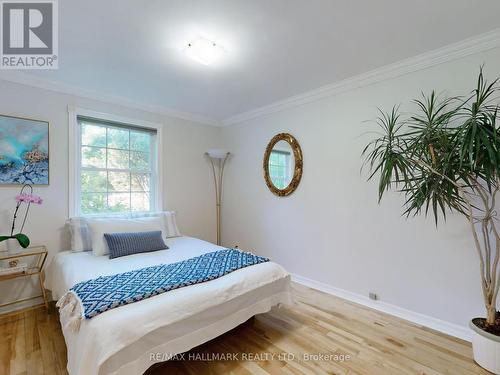 109 Highland Lane, Richmond Hill, ON - Indoor Photo Showing Bedroom