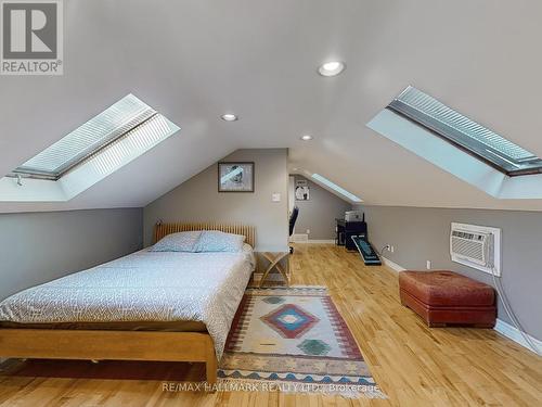 109 Highland Lane, Richmond Hill (Mill Pond), ON - Indoor Photo Showing Bedroom