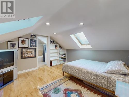 109 Highland Lane, Richmond Hill, ON - Indoor Photo Showing Bedroom