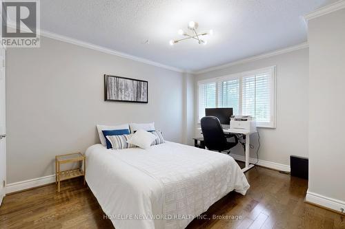 33 Beatty Crescent S, Aurora, ON - Indoor Photo Showing Bedroom