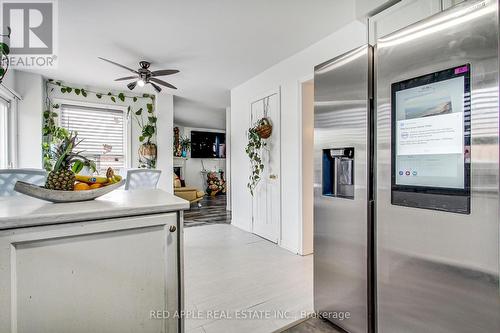 3 Shaina Court, Barrie (Painswick South), ON - Indoor Photo Showing Kitchen