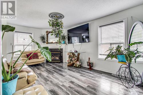 3 Shaina Court, Barrie (Painswick South), ON - Indoor With Fireplace