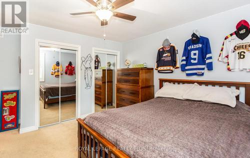 896 Park Avenue W, Burlington, ON - Indoor Photo Showing Bedroom