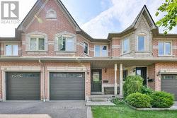 13 - 455 APACHE COURT  Mississauga, ON L4Z 3W8