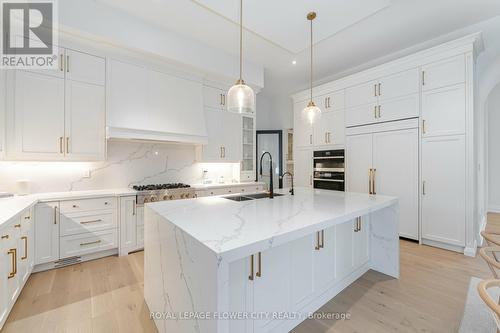 4713 Old School Road, Caledon, ON - Indoor Photo Showing Kitchen With Double Sink With Upgraded Kitchen