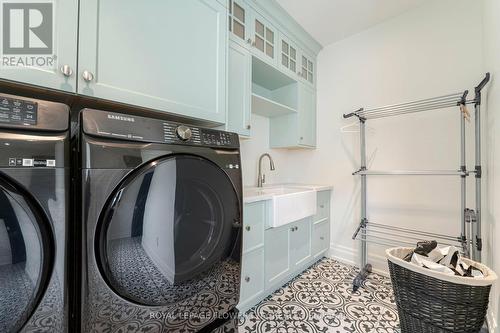 4713 Old School Road, Caledon, ON - Indoor Photo Showing Laundry Room