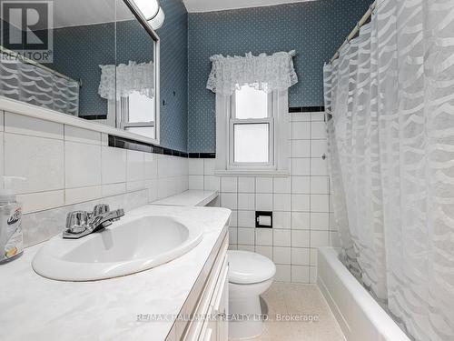 46 Dunblaine Avenue, Toronto (Bedford Park-Nortown), ON - Indoor Photo Showing Bathroom