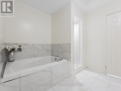 1191 Kettering Drive, Oshawa, ON - Indoor Photo Showing Bathroom