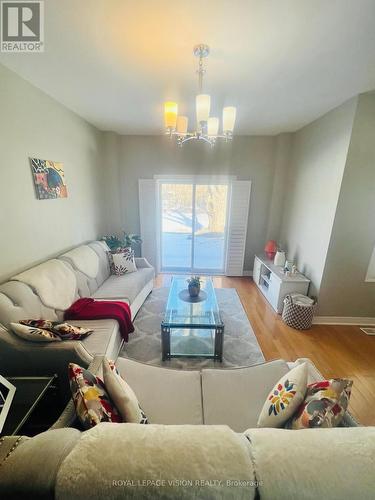 Upper - 6498 Kingston Road, Toronto (Highland Creek), ON - Indoor Photo Showing Living Room