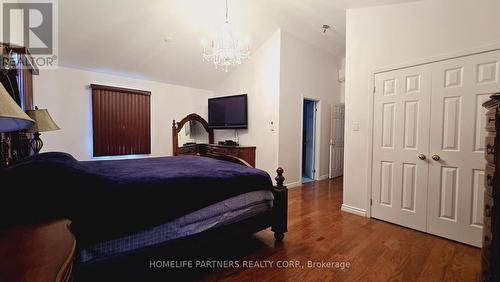 590 Duclos Point Road, Georgina, ON - Indoor Photo Showing Bedroom