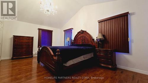 590 Duclos Point Road, Georgina, ON - Indoor Photo Showing Bedroom