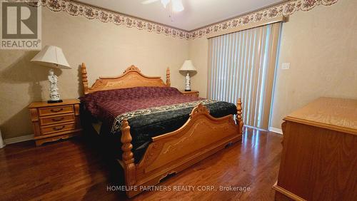 590 Duclos Point Road, Georgina, ON - Indoor Photo Showing Bedroom