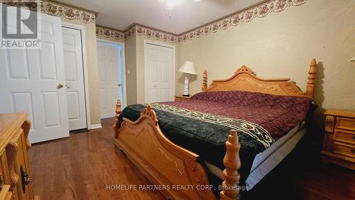 590 Duclos Point Road, Georgina, ON - Indoor Photo Showing Bedroom