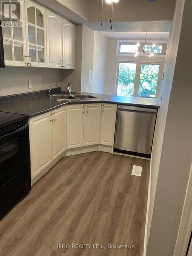 3 Davy Point Circle, Georgina, ON - Indoor Photo Showing Kitchen With Double Sink