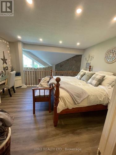 3 Davy Point Circle, Georgina, ON - Indoor Photo Showing Bedroom