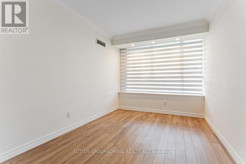 806 - 100 Observatory Lane, Richmond Hill, ON - Indoor Photo Showing Other Room