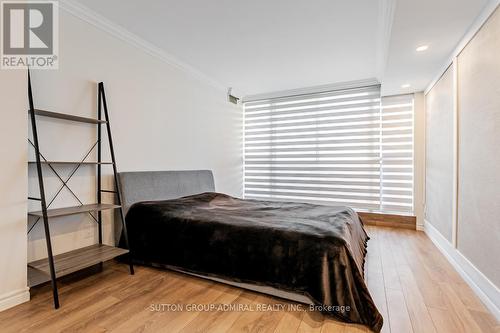 806 - 100 Observatory Lane, Richmond Hill, ON - Indoor Photo Showing Bedroom