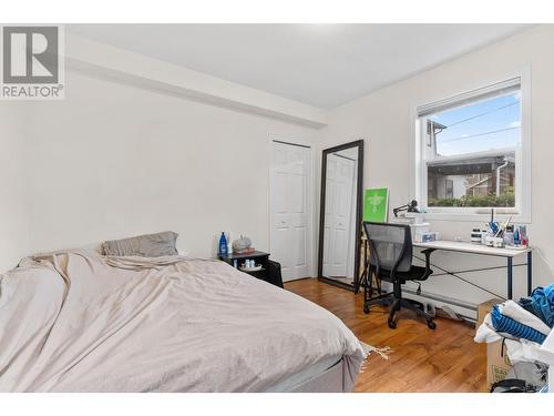 853 Wilson Avenue, Kelowna, BC - Indoor Photo Showing Bedroom