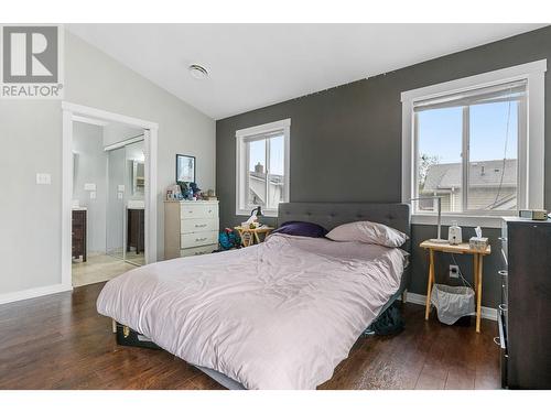 853 Wilson Avenue, Kelowna, BC - Indoor Photo Showing Bedroom