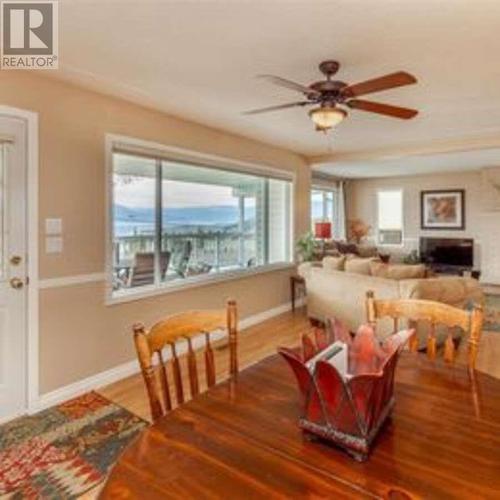 800 Montigny Road, West Kelowna, BC - Indoor Photo Showing Dining Room