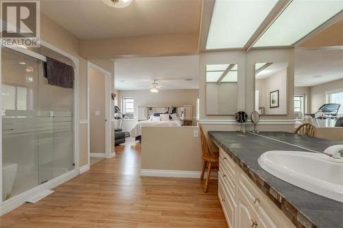 800 Montigny Road, West Kelowna, BC - Indoor Photo Showing Bathroom