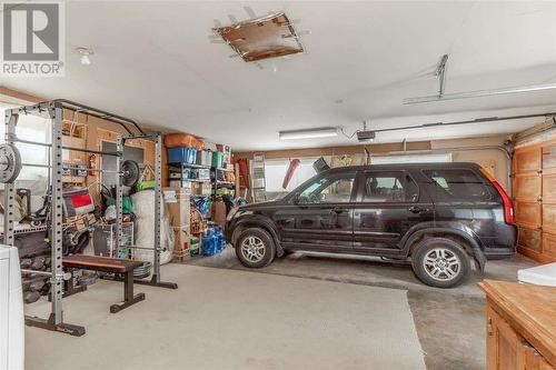 800 Montigny Road, West Kelowna, BC - Indoor Photo Showing Garage