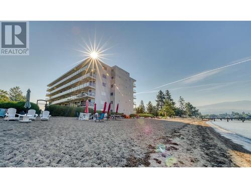 4058 Lakeshore Road Unit# 401, Kelowna, BC - Outdoor