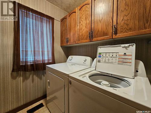 1412 106Th Street, North Battleford, SK - Indoor Photo Showing Laundry Room