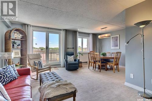 415 4045 Rae Street, Regina, SK - Indoor Photo Showing Living Room