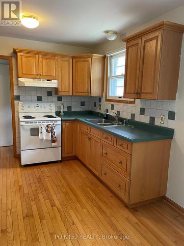 421 Citation Drive, London, ON - Indoor Photo Showing Kitchen With Double Sink