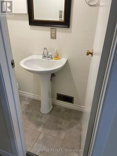 421 Citation Drive, London, ON - Indoor Photo Showing Bathroom