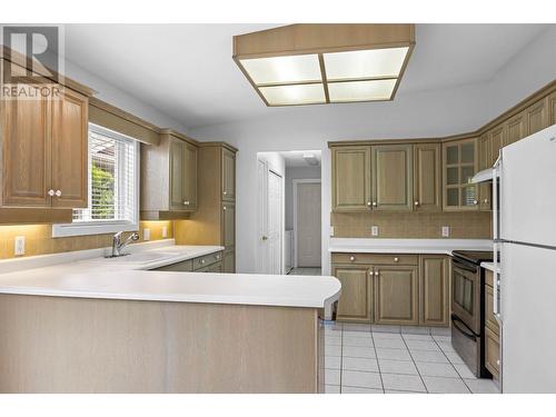 112 Leighton Place, Chase, BC - Indoor Photo Showing Kitchen