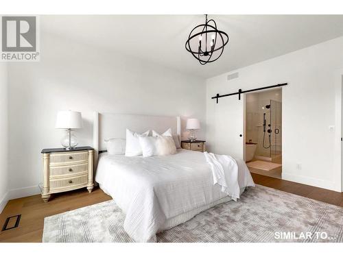 9201 Okanagan Centre Road W Unit# 10, Lake Country, BC - Indoor Photo Showing Bedroom