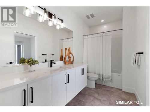 9201 Okanagan Centre Road W Unit# 10, Lake Country, BC - Indoor Photo Showing Bathroom