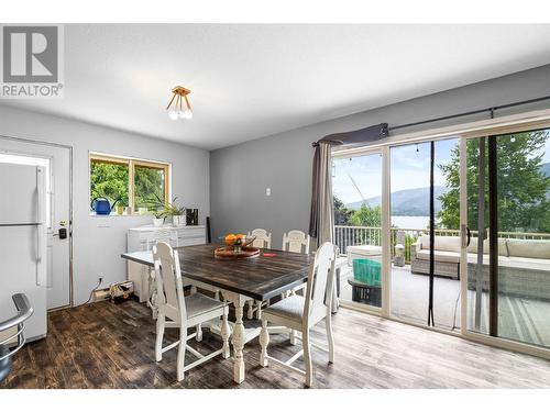 1244 Lee Creek Drive, Lee Creek, BC - Indoor Photo Showing Dining Room