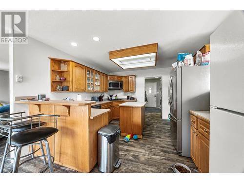 1244 Lee Creek Drive, Lee Creek, BC - Indoor Photo Showing Kitchen