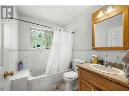 1244 Lee Creek Drive, Lee Creek, BC - Indoor Photo Showing Bathroom