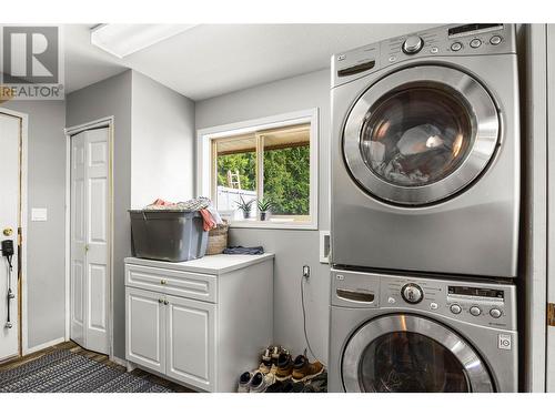 1244 Lee Creek Drive, Lee Creek, BC - Indoor Photo Showing Laundry Room