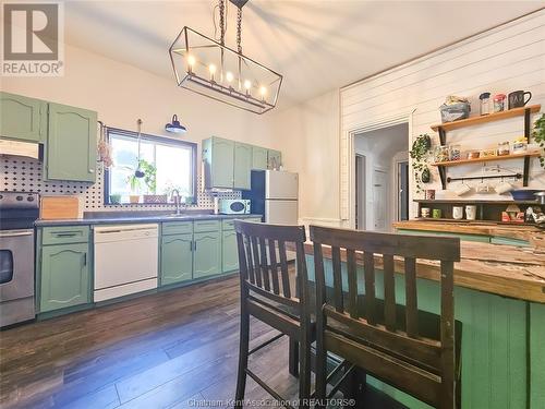174 Victoria Avenue, Chatham, ON - Indoor Photo Showing Kitchen